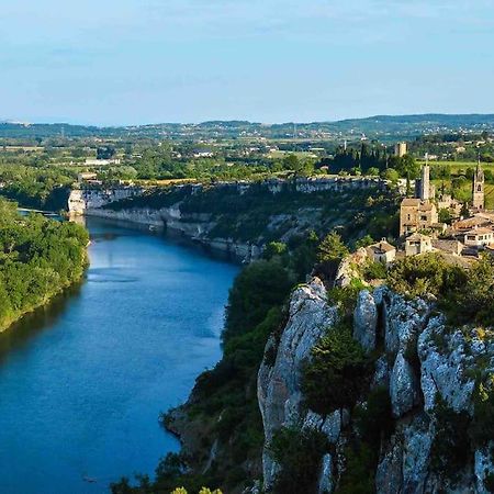 Appartement Neuf Avec Spa Saint-Martin-dʼArdèche Extérieur photo