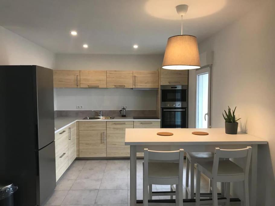 Appartement Neuf Avec Spa Saint-Martin-dʼArdèche Extérieur photo