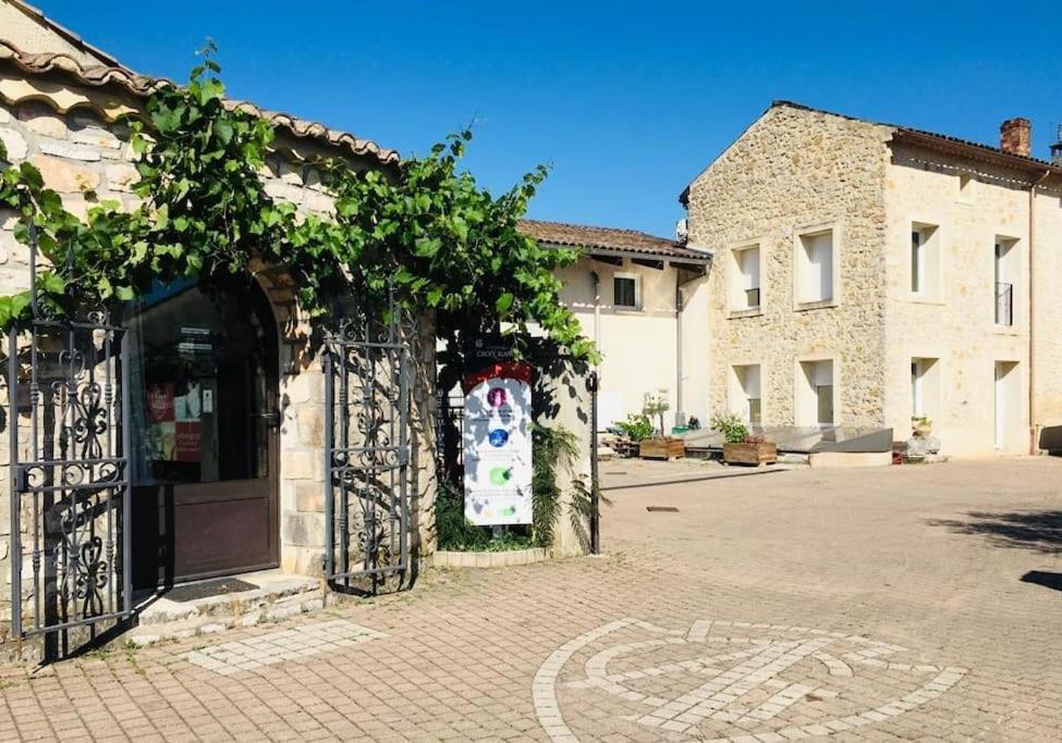 Appartement Neuf Avec Spa Saint-Martin-dʼArdèche Extérieur photo